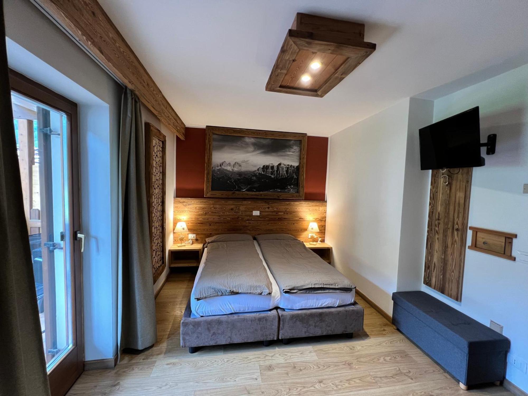 Garni Eden Bed And Breakfast Soraga Exterior photo