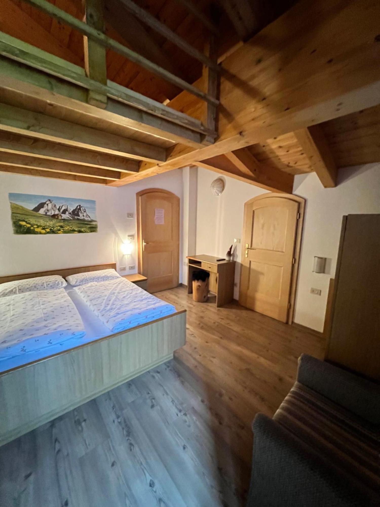 Garni Eden Bed And Breakfast Soraga Exterior photo