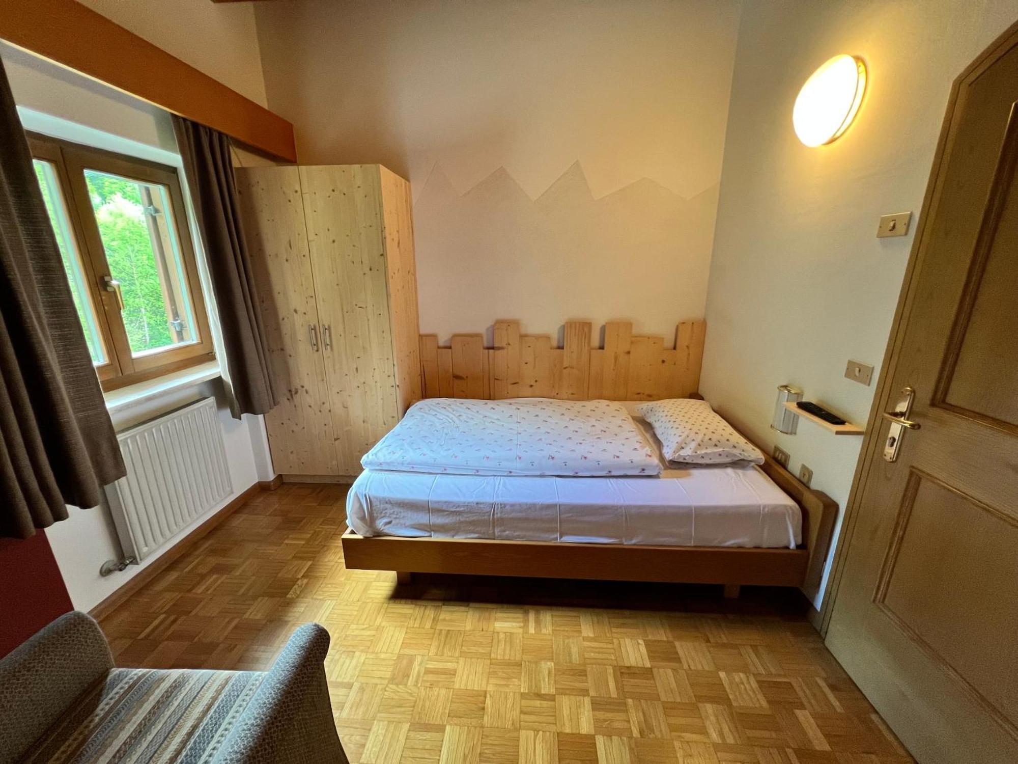 Garni Eden Bed And Breakfast Soraga Exterior photo