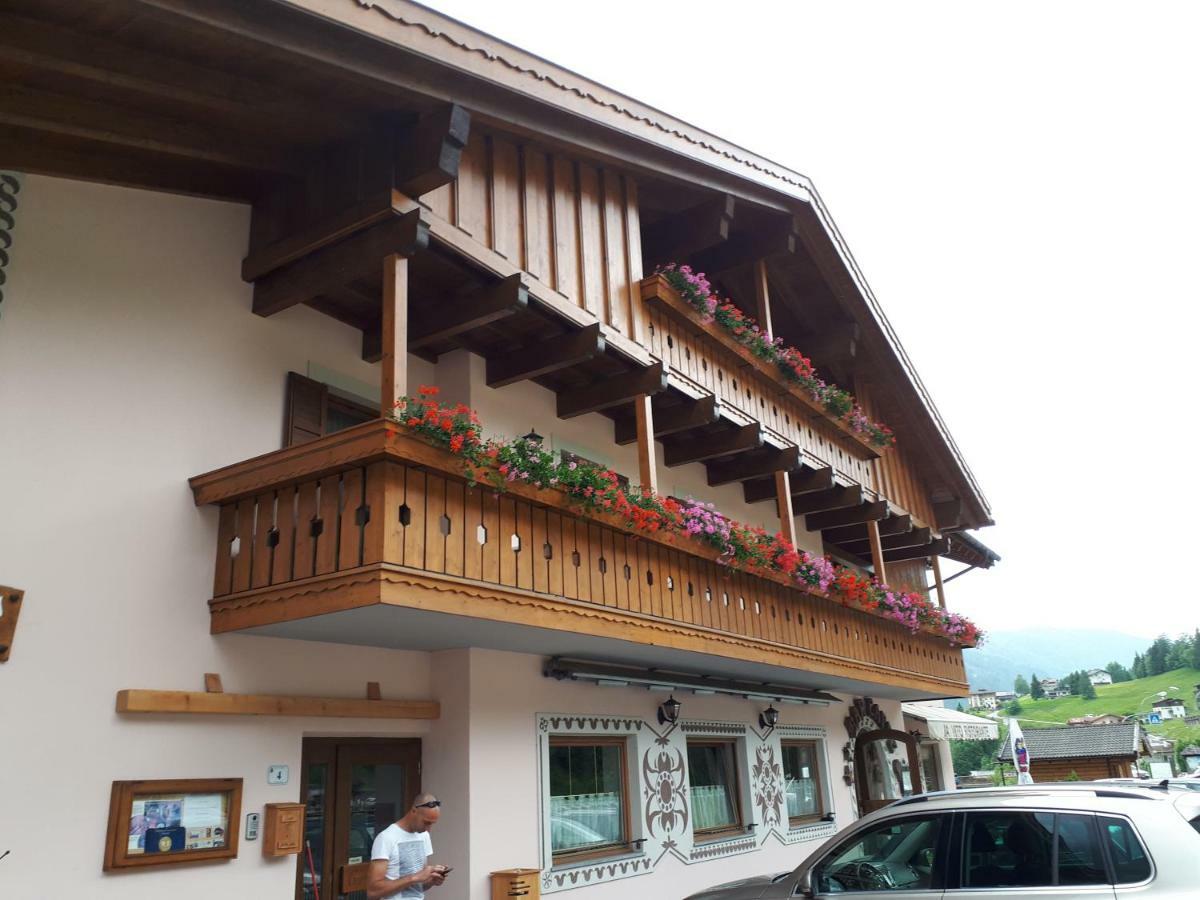 Garni Eden Bed And Breakfast Soraga Exterior photo